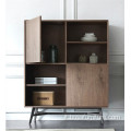 Libreria in legno con porte